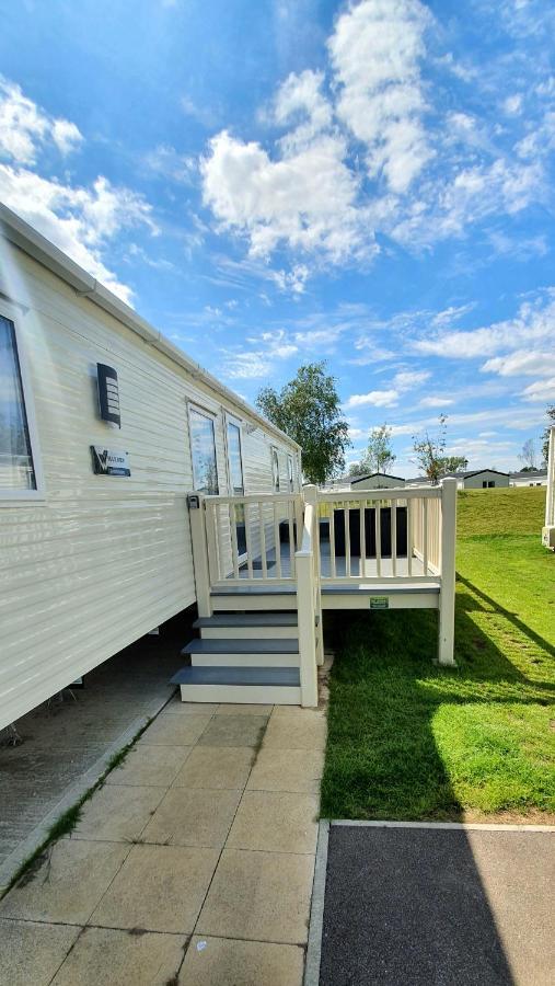 Rj Luxury Caravan Hire With Hot Tub Таттершолл Экстерьер фото