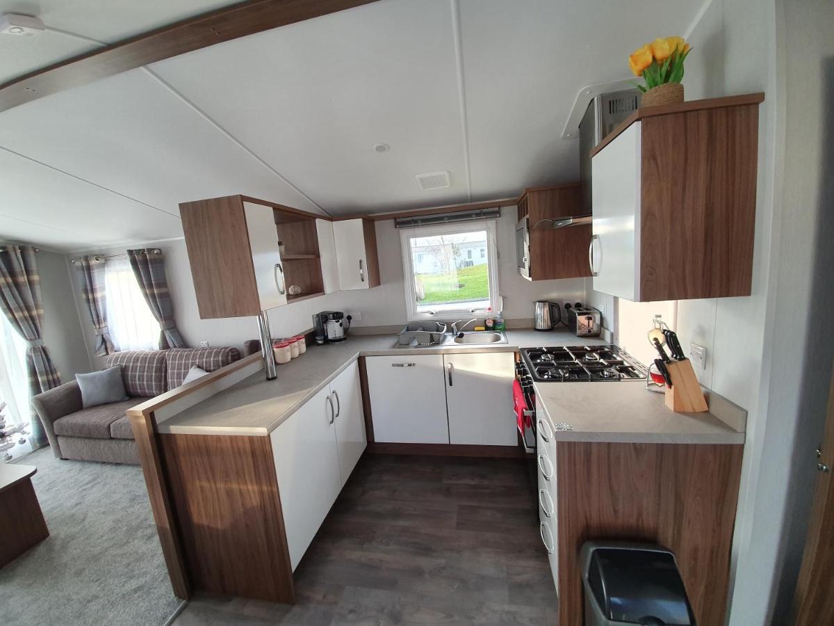 Rj Luxury Caravan Hire With Hot Tub Таттершолл Экстерьер фото