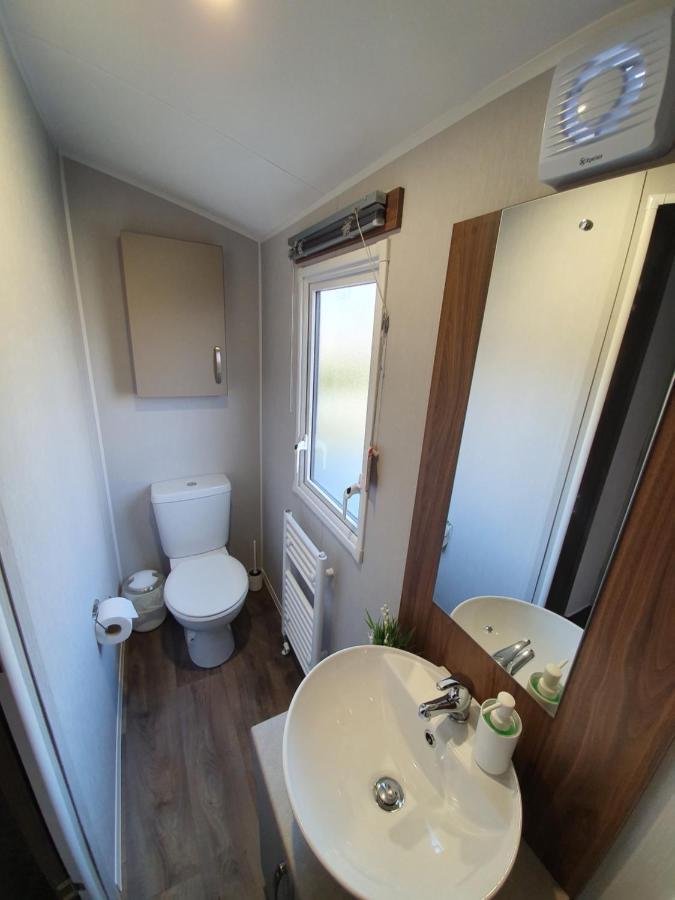 Rj Luxury Caravan Hire With Hot Tub Таттершолл Экстерьер фото