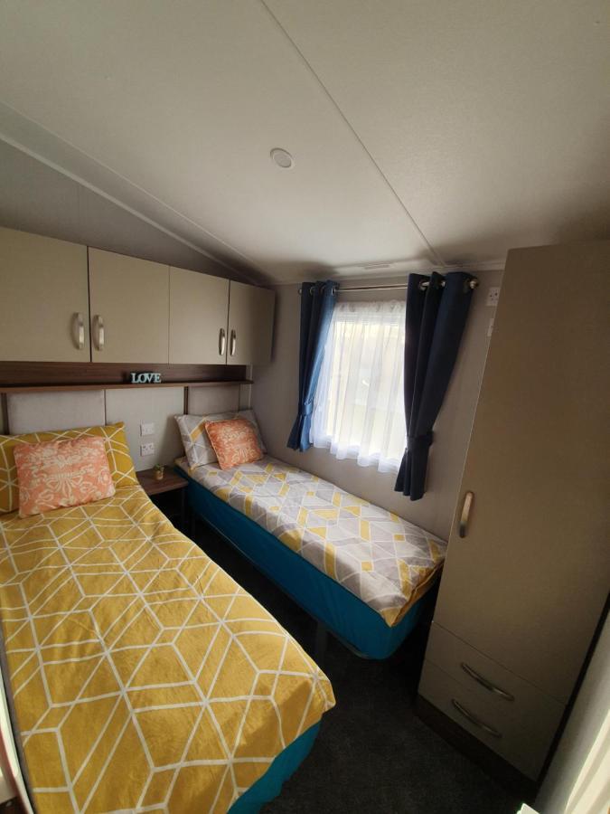 Rj Luxury Caravan Hire With Hot Tub Таттершолл Экстерьер фото